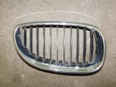 Решетка радиатора правая BMW 5 E60 2002