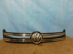 Решетка радиатора VW Tiguan 2011-